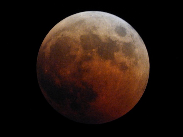 The Lunar Eclipse of October 27-28, 2004 #1