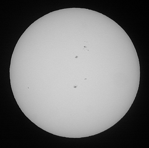 Sunspots on June 19, 2004, Full
