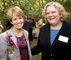 UM President Mary Sue Coleman <br />and Hovey Speaker Micheline Maynard ’00 connect after the lecture UM President Mary Sue Coleman <br />and Hovey Speaker Micheline Maynard ’00 connect after the lecture