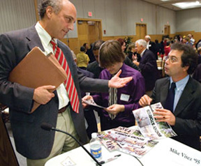 Michael Vitez ’95 tells Chuck Smith ’06S and Marzio Mian ’02 about his now-published book Michael Vitez ’95 tells Chuck Smith ’06S and Marzio Mian ’02 about his now-published book